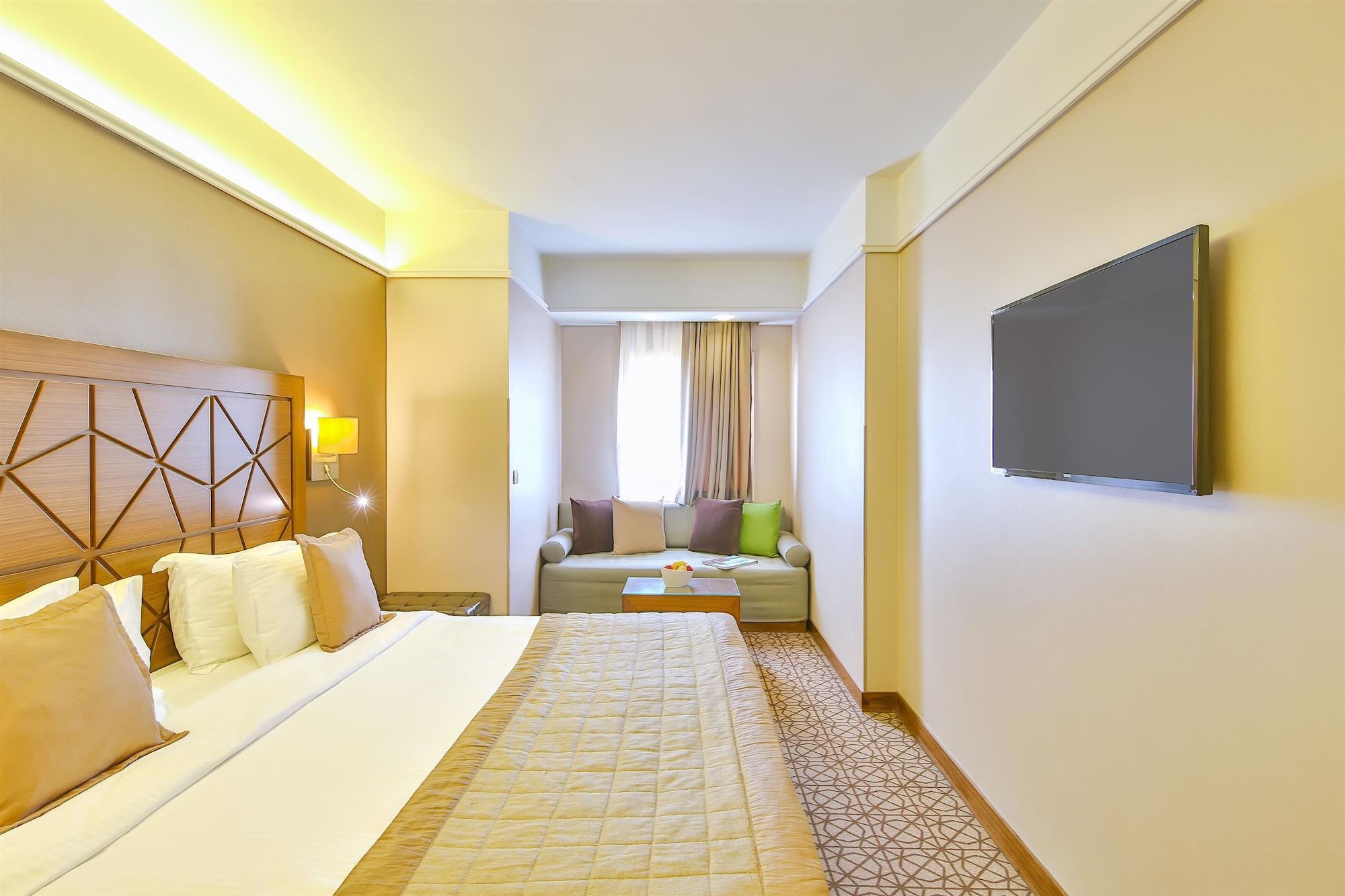 غرفة سوبيريور بسرير كينج، Ramada By Wyndham Istanbul Taksim 4/10
