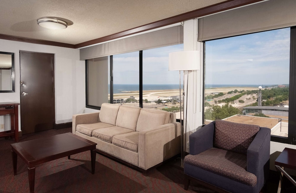 DoubleTree by Hilton Cleveland Downtown Lakeside 40/67