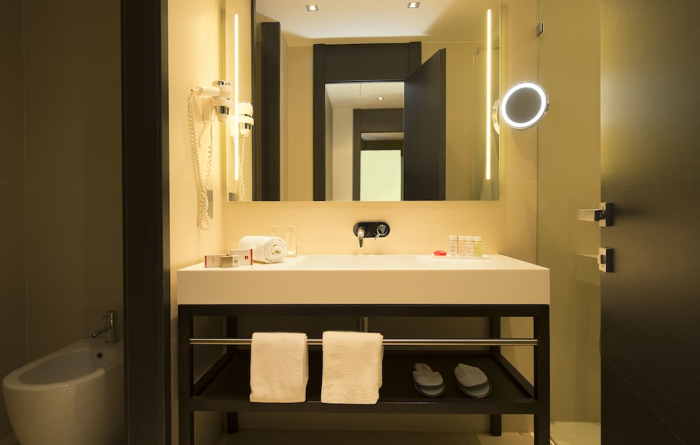 Duparc Contemporary Suites 17/73