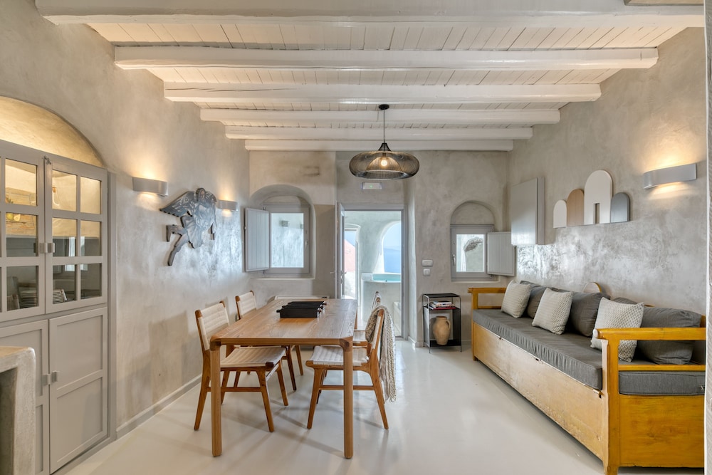Marble Sun Villa By Caldera Houses 18/39