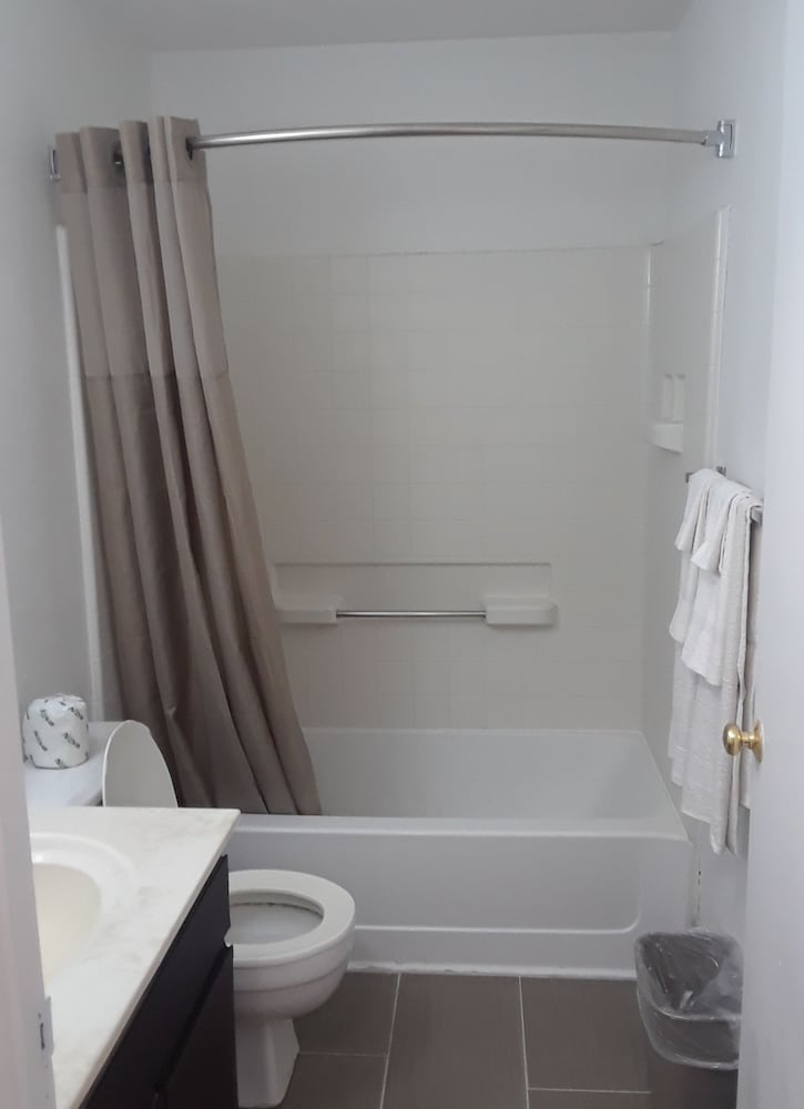 Welcome Suites Hazelwood Extended Stay Hotel 55/59