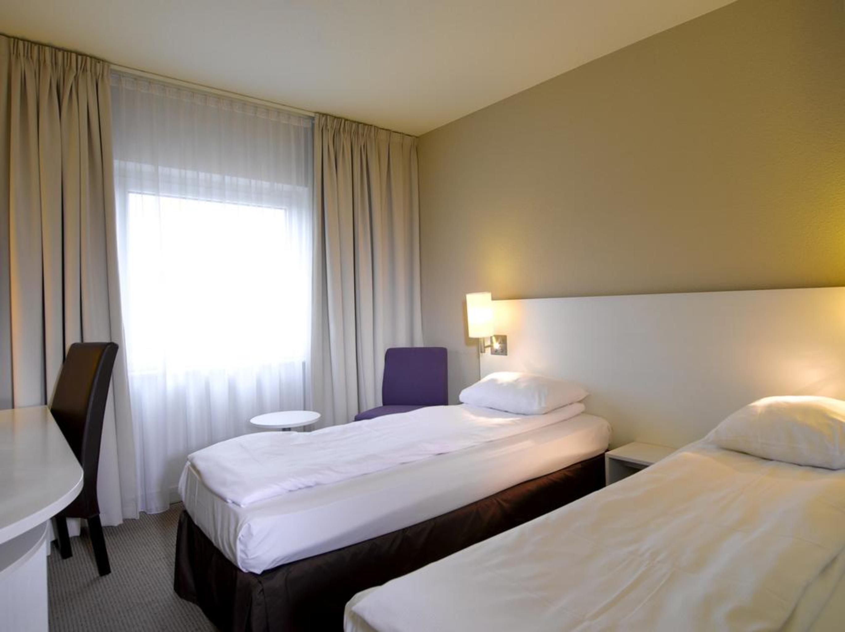 Standard, Twin Beds