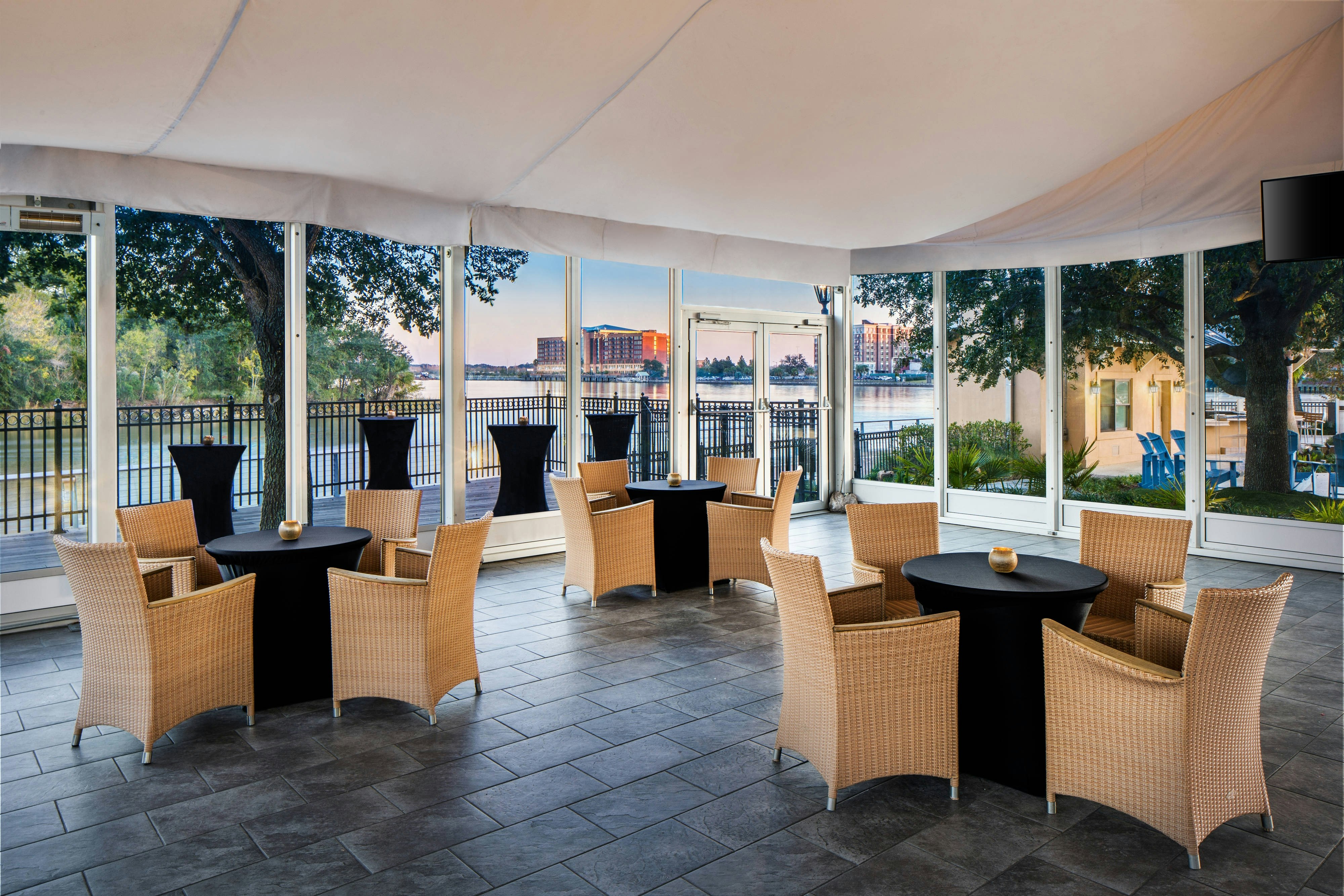 Westin Savannah Harbor Golf Resort Spa 24/50
