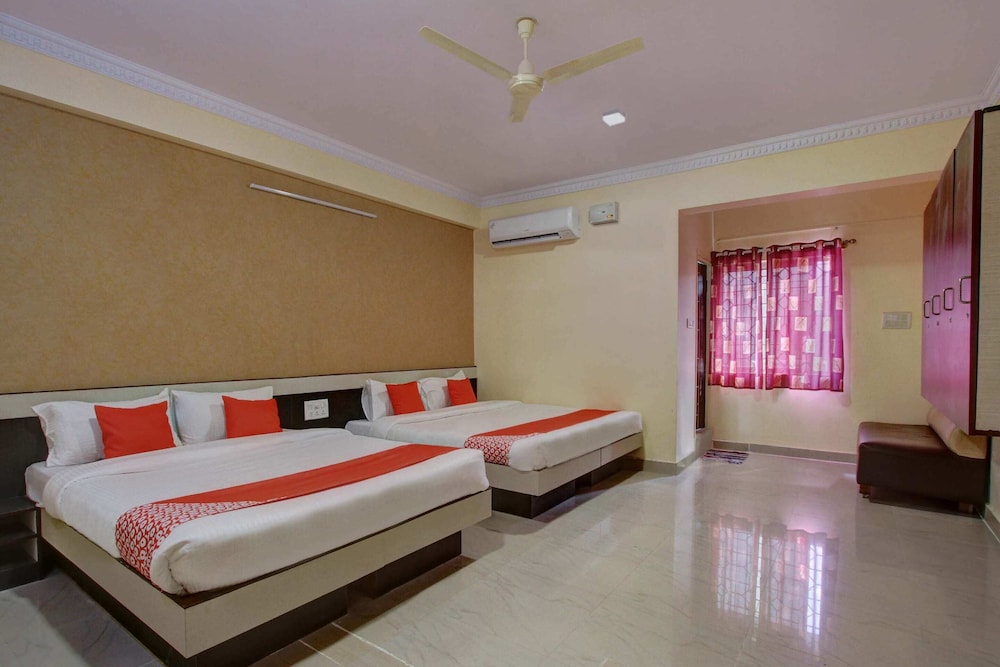 Oyo 24259 Hotel Blue Inn 17/35