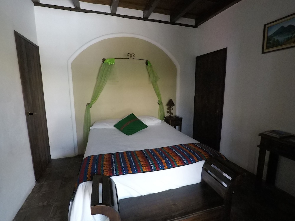 Hotel Monasterio 10/65