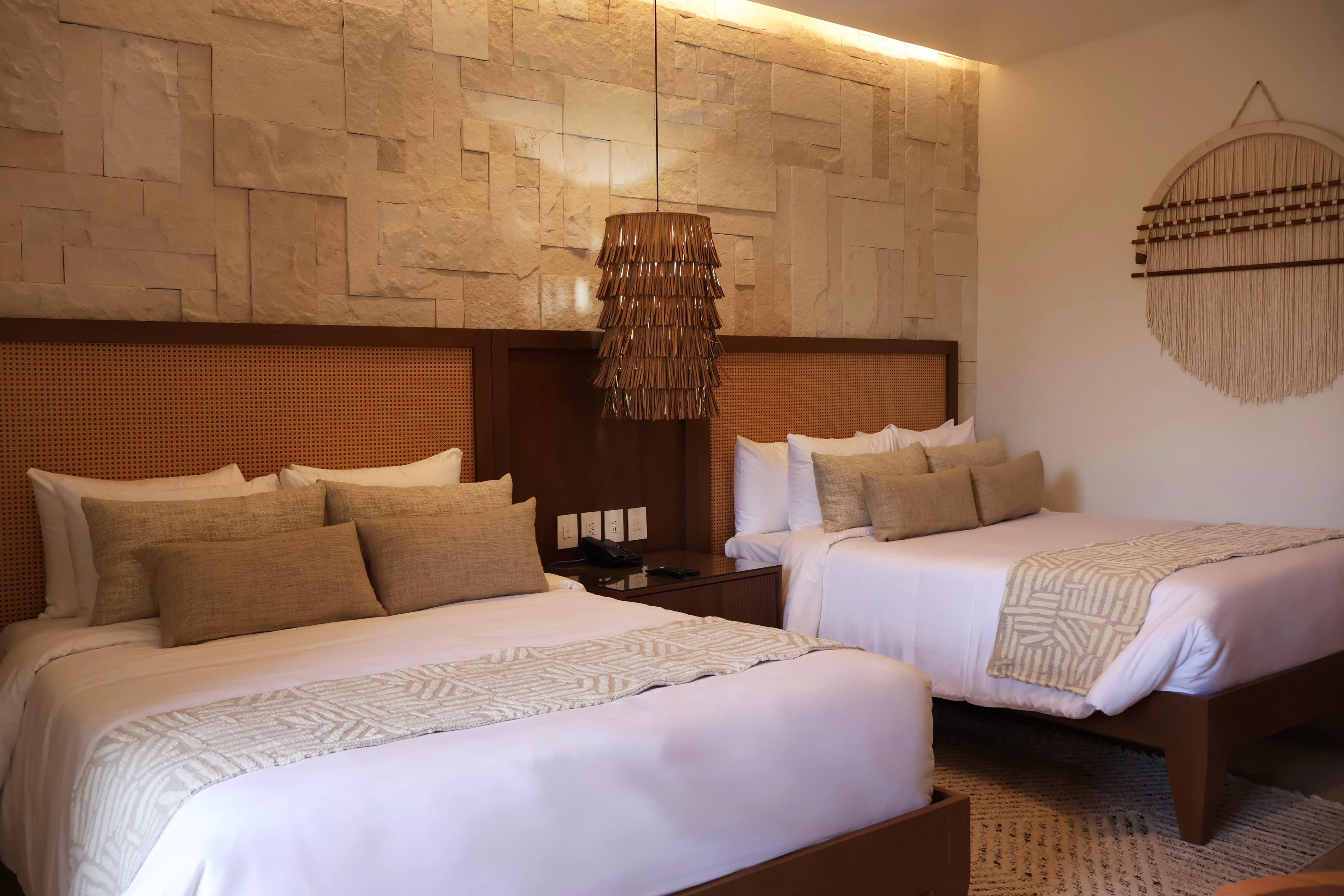Deluxe, Double Bed