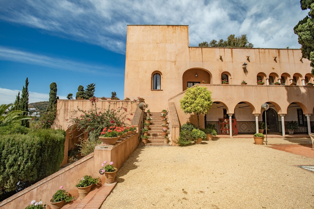 Hotel Castillo De Santa Catalina 35/50