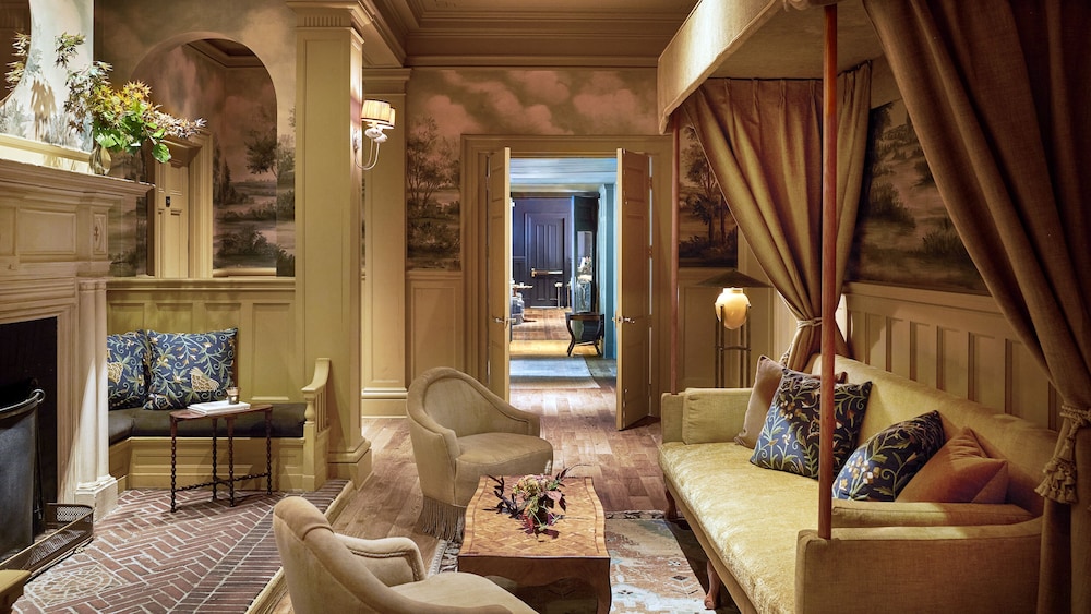 The Vanderbilt, Auberge Resorts Collection 25/40