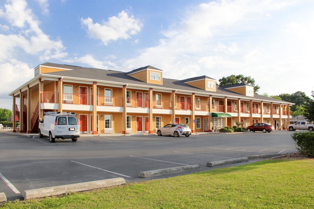 Quality Inn Albertville US 431 3/36