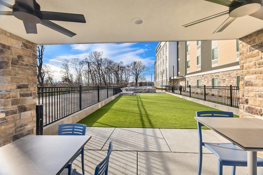 Everhome Suites Clarksville Ft. Campbell Area 44/60