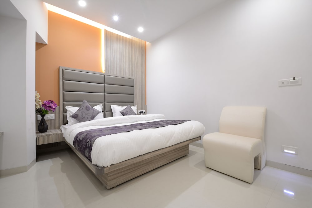 HOTEL ONE UP 49/69