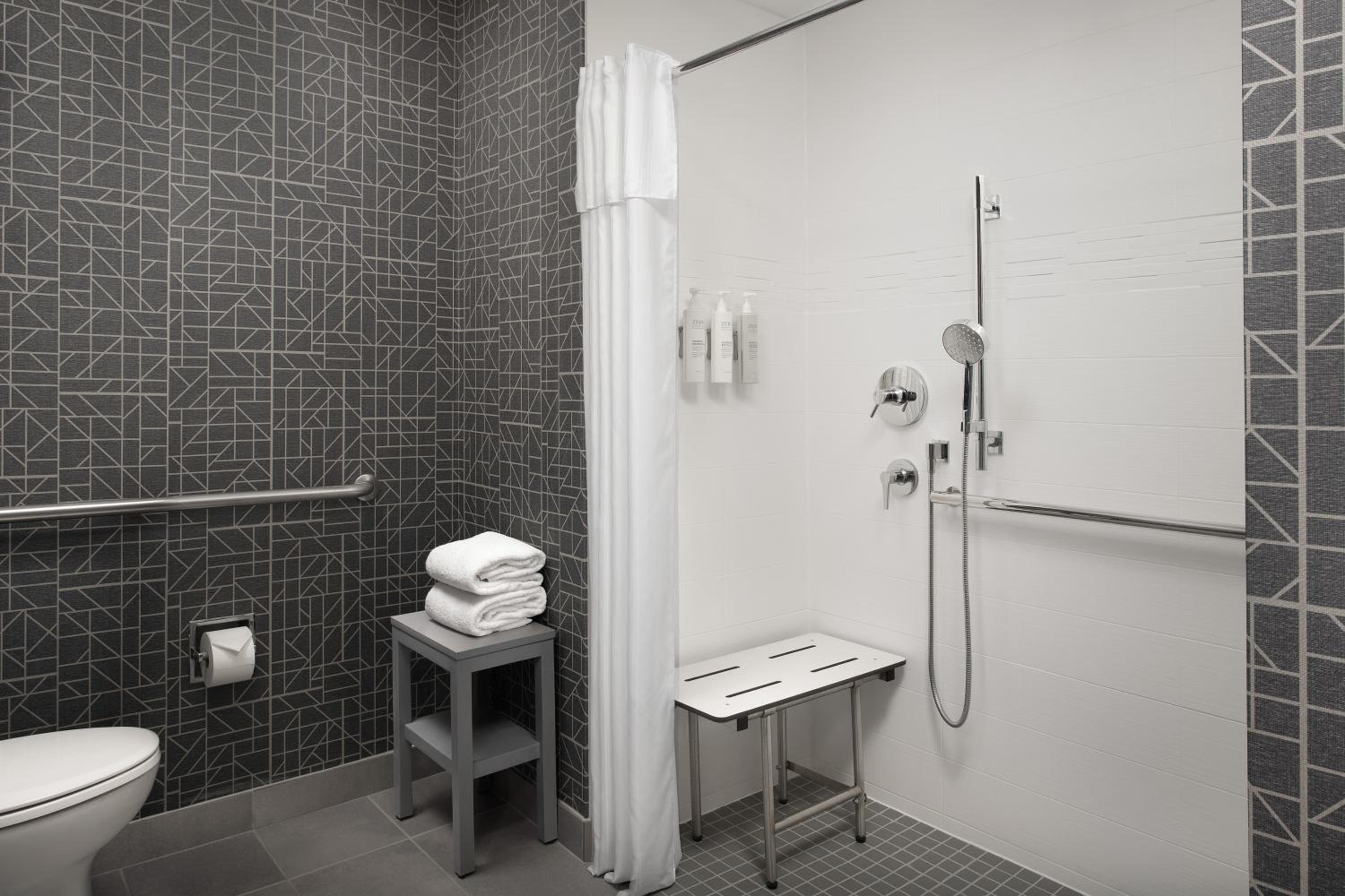 جناح بسرير كوين مع أريكة لذوي الإعاقة، Homewood Suites By Hilton San Antonio-Riverwalk/Downtown 3/4