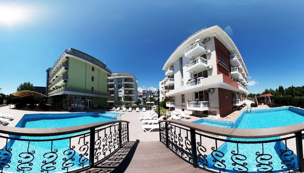 Hotel Zaara 27/32