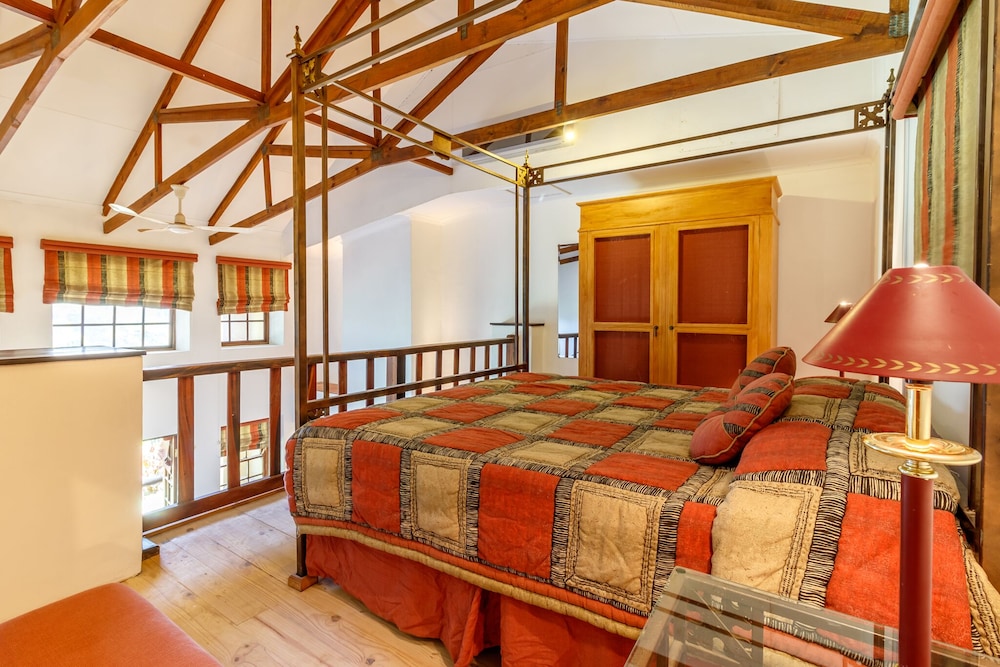 Blue Mountain Luxury Lodge 27/33