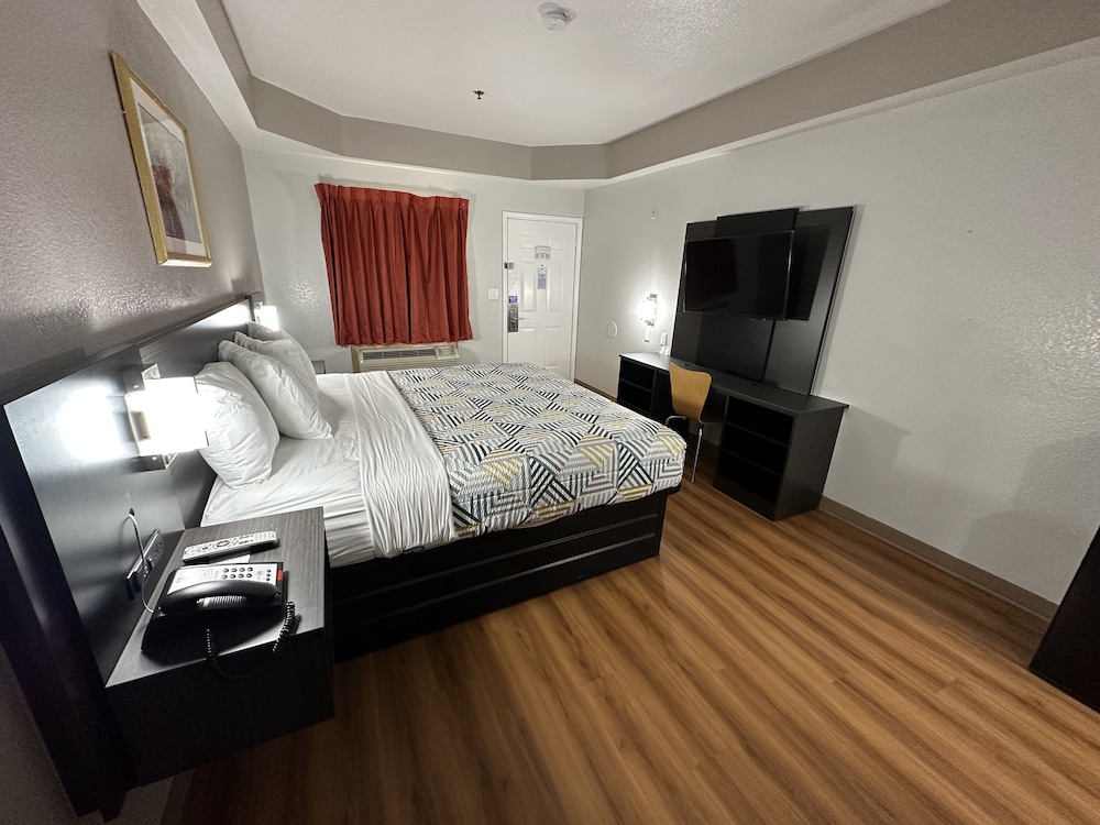 Motel6 Alvarado, TX 13/33