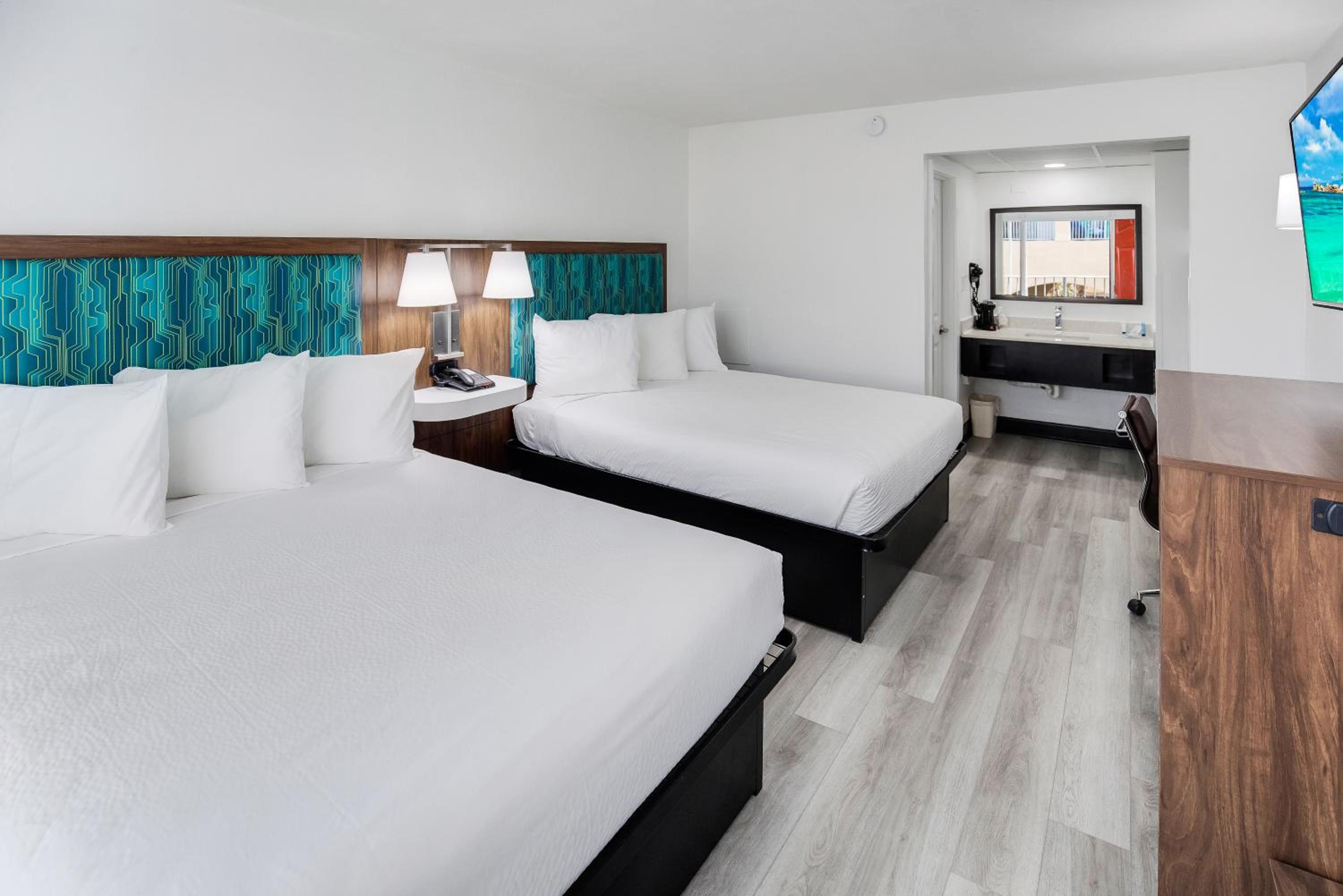 Room, 2 Queen Beds, Side Ocean View, Ocean View