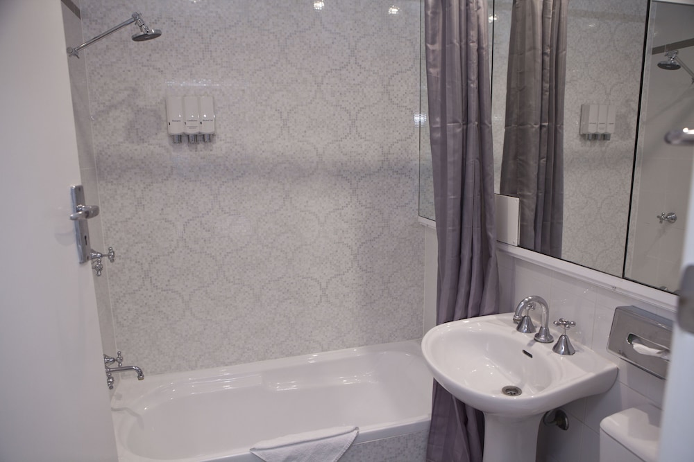 SAVOY DOUBLE BAY HOTEL 38/44