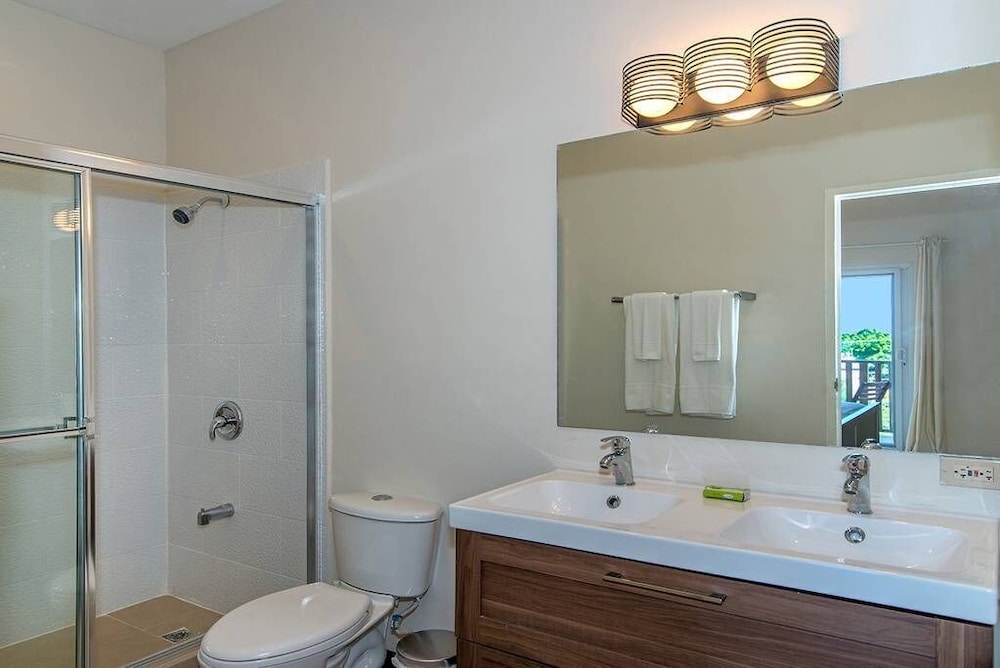 Nianna Coral Bay Splendid Townhouse 49/50