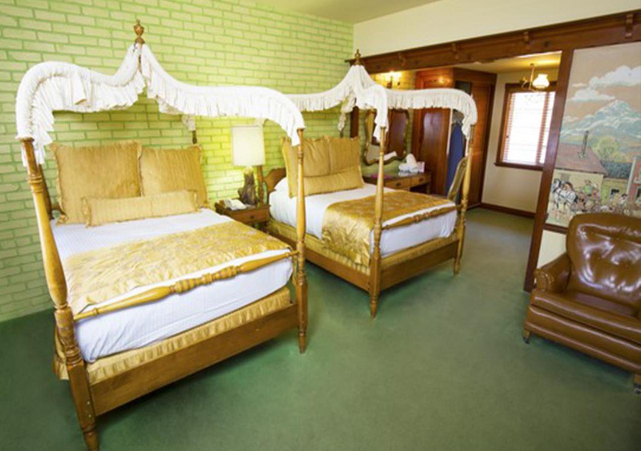 Cayuco, Queen Bed