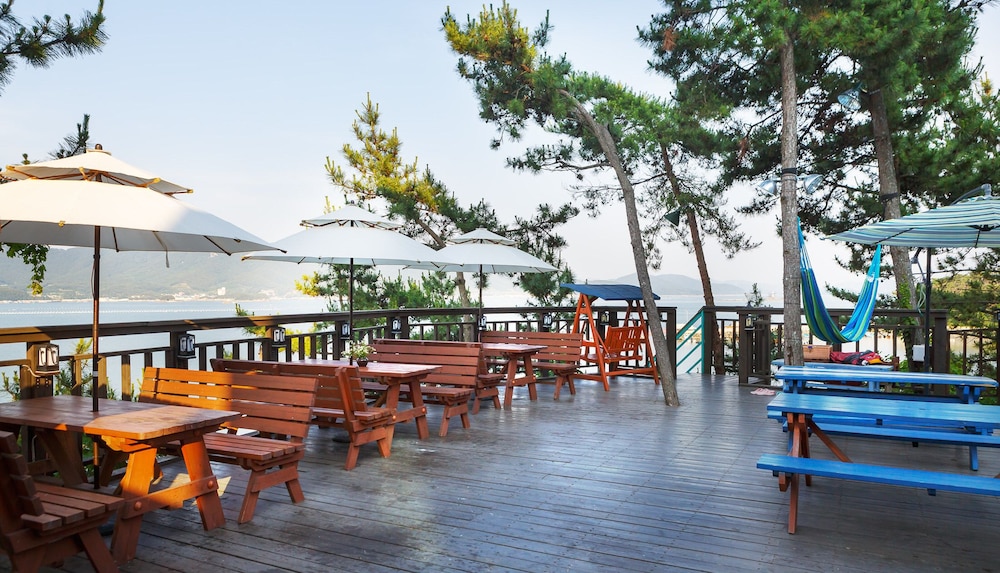 Tongyeong Honey Spa Pension 42/50