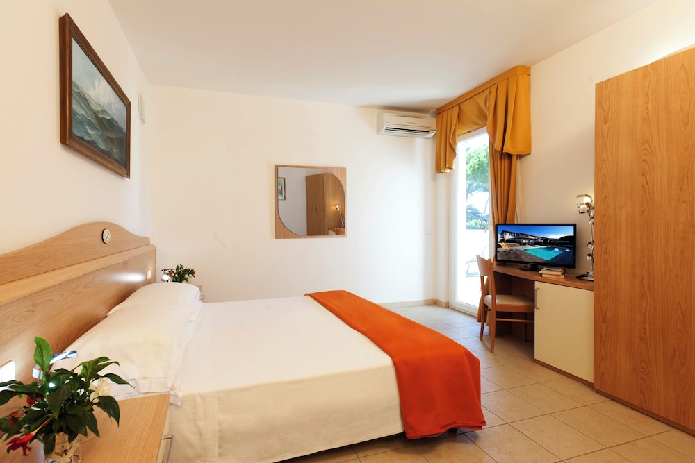 Hotel Villa Smeraldo 11/44