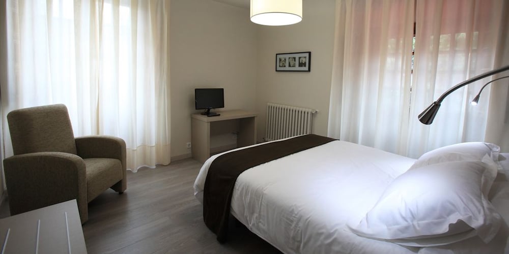 Los Guardeses Hotel 6/50