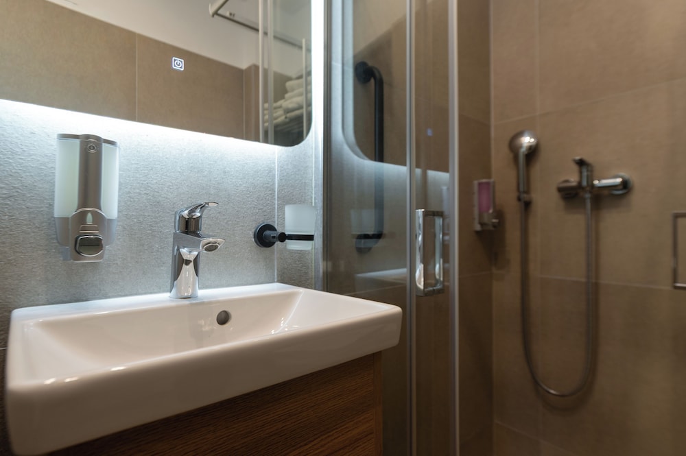 Hotel Sissy Kamena Vourla 50/50