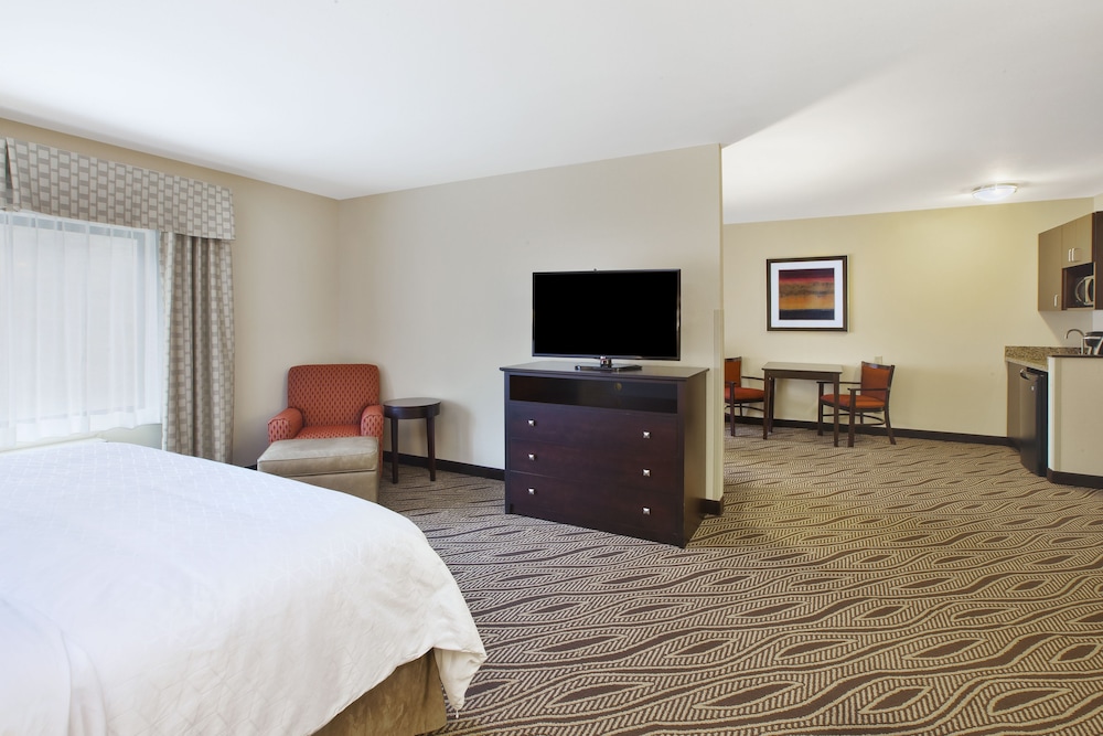 Holiday Inn Express Suites Washington Meadow Lands 25/70