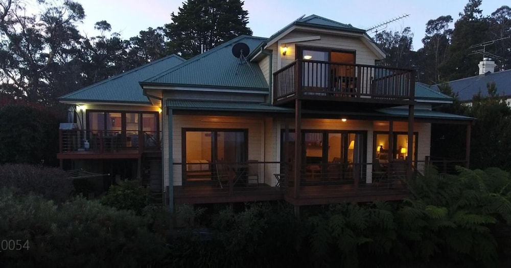 VALLEY OF THE WATERS B&B 2/51