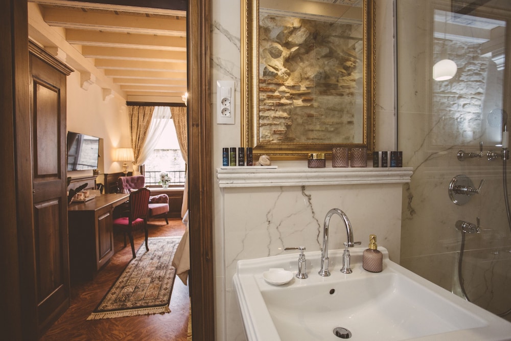 Heritage Hotel Cardo 64/65