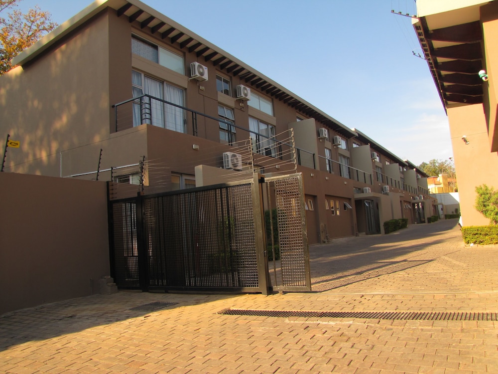 Silver Oak Luxury Accommodation 27/33