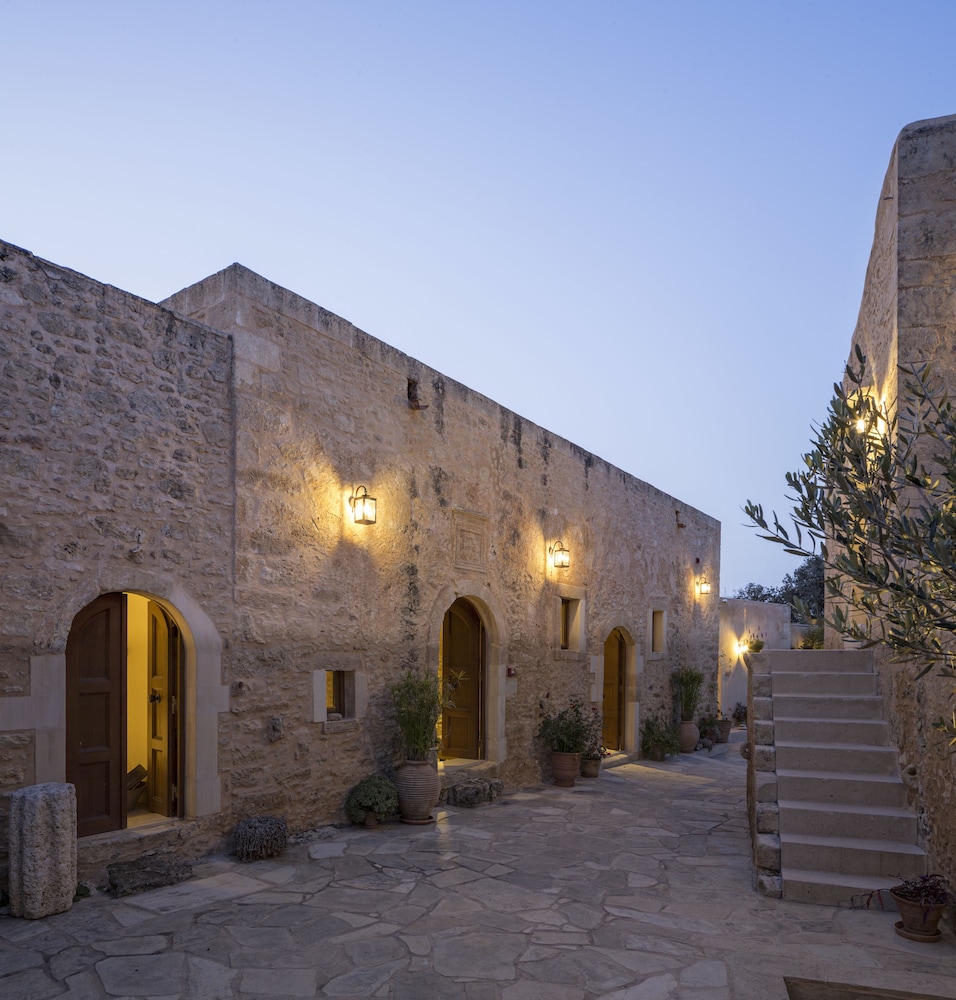 Kapsaliana Village Hotel 3/50