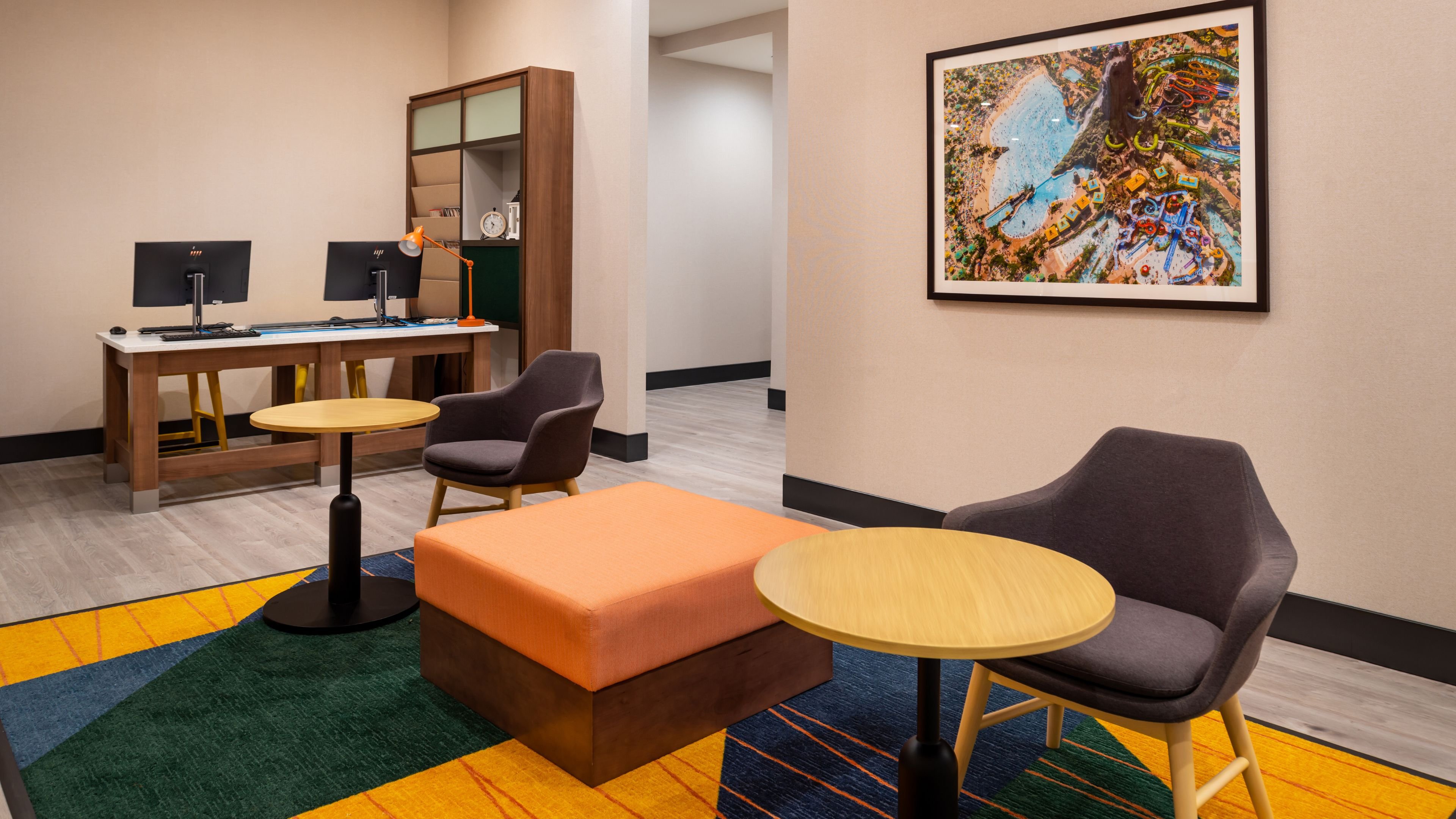 Holiday Inn & Suites Orlando I-Drive - Theme Parks 46/77