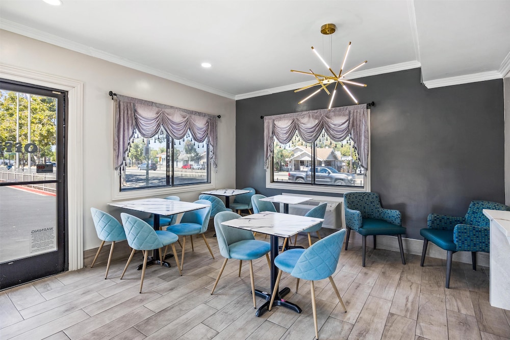 Signature Inn San Jose 42/58