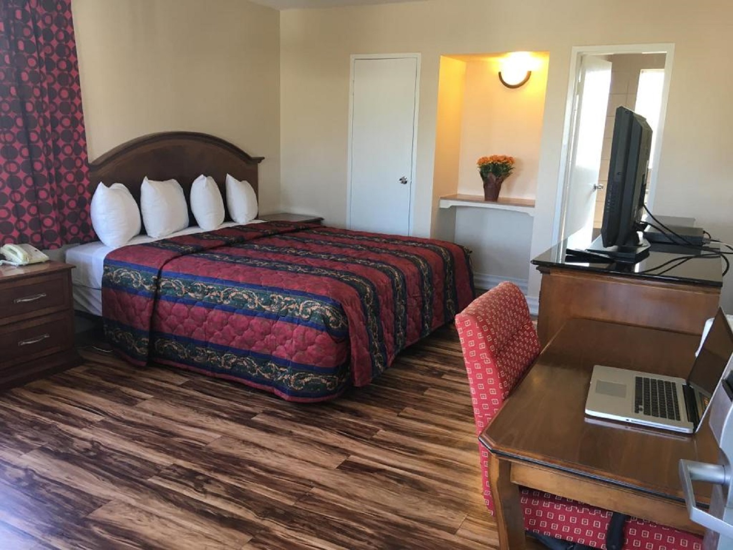 Motel6 Richmond, CA – Civic Center 13/24