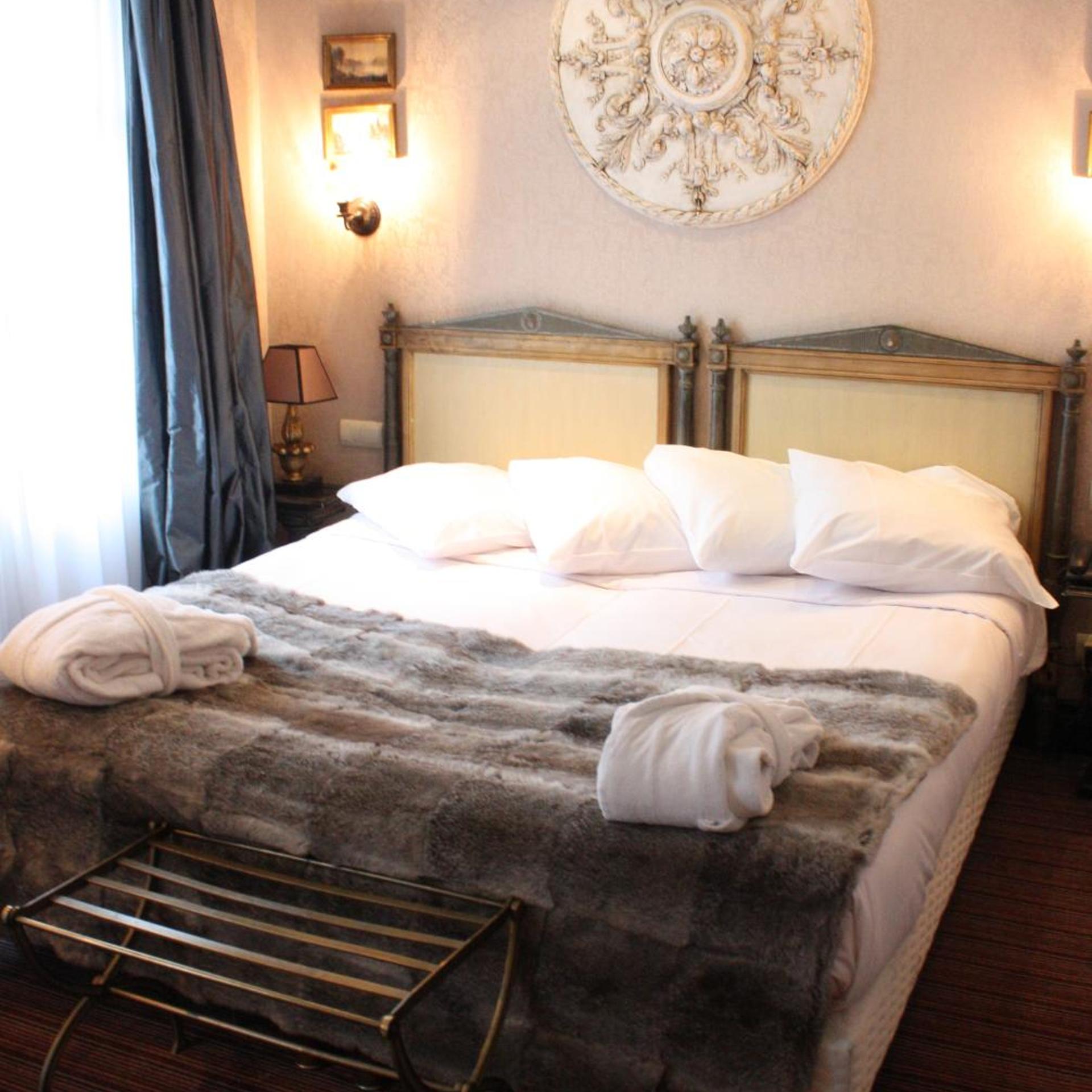 Room, Double Bed