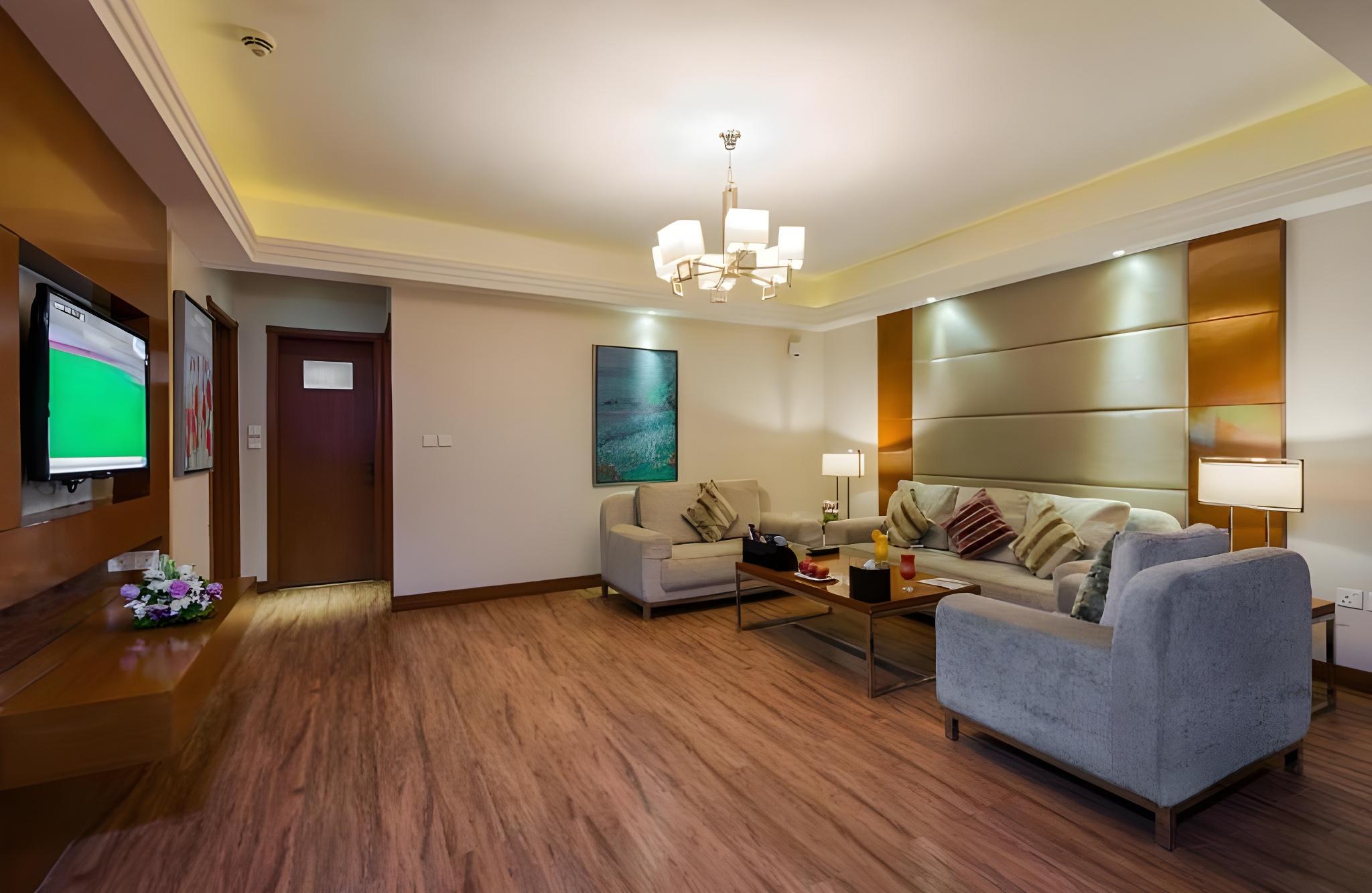 2 Bedrooms, Suite, 2 Bathrooms