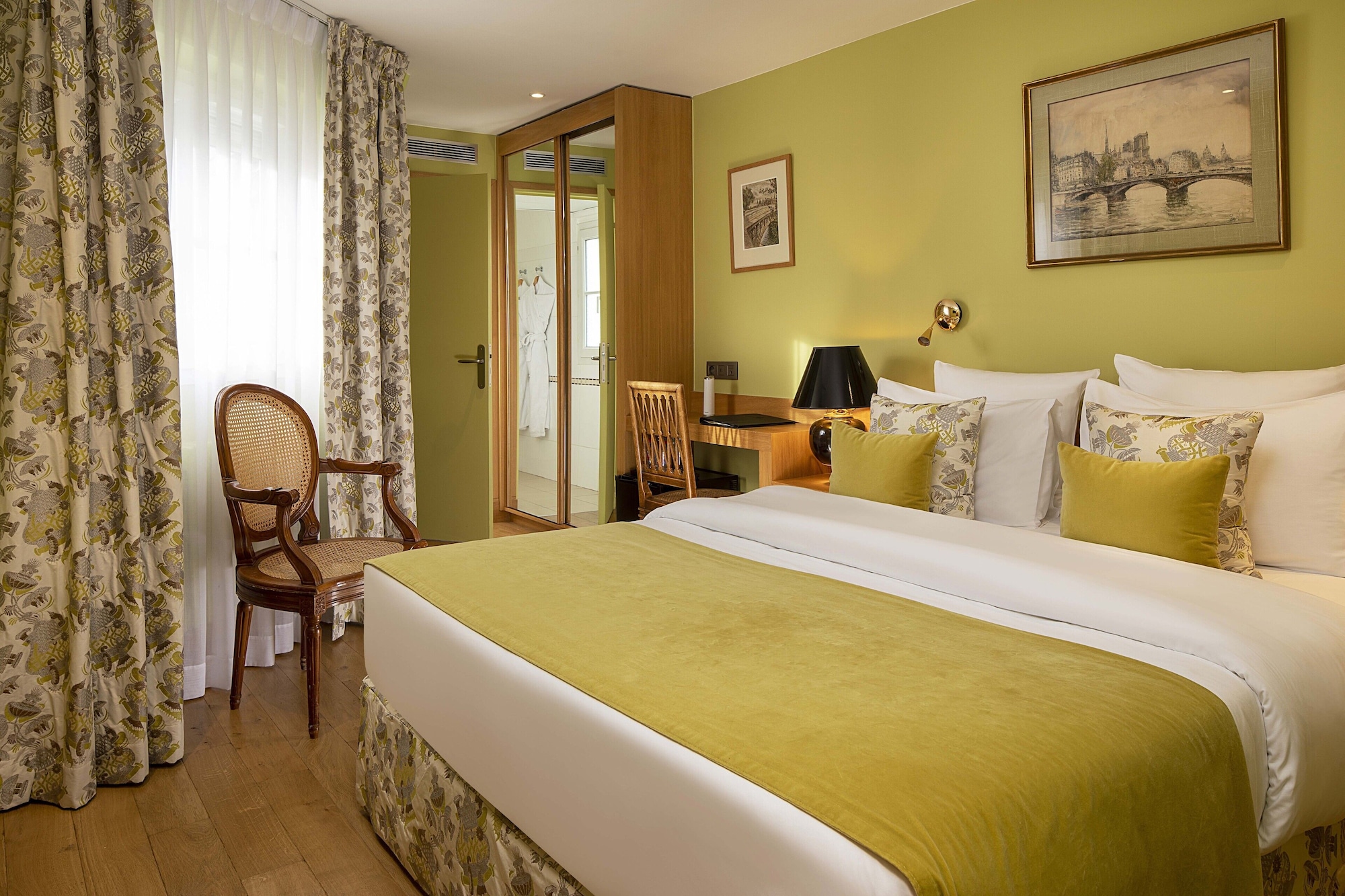 SUPERIOR, DOUBLE BED