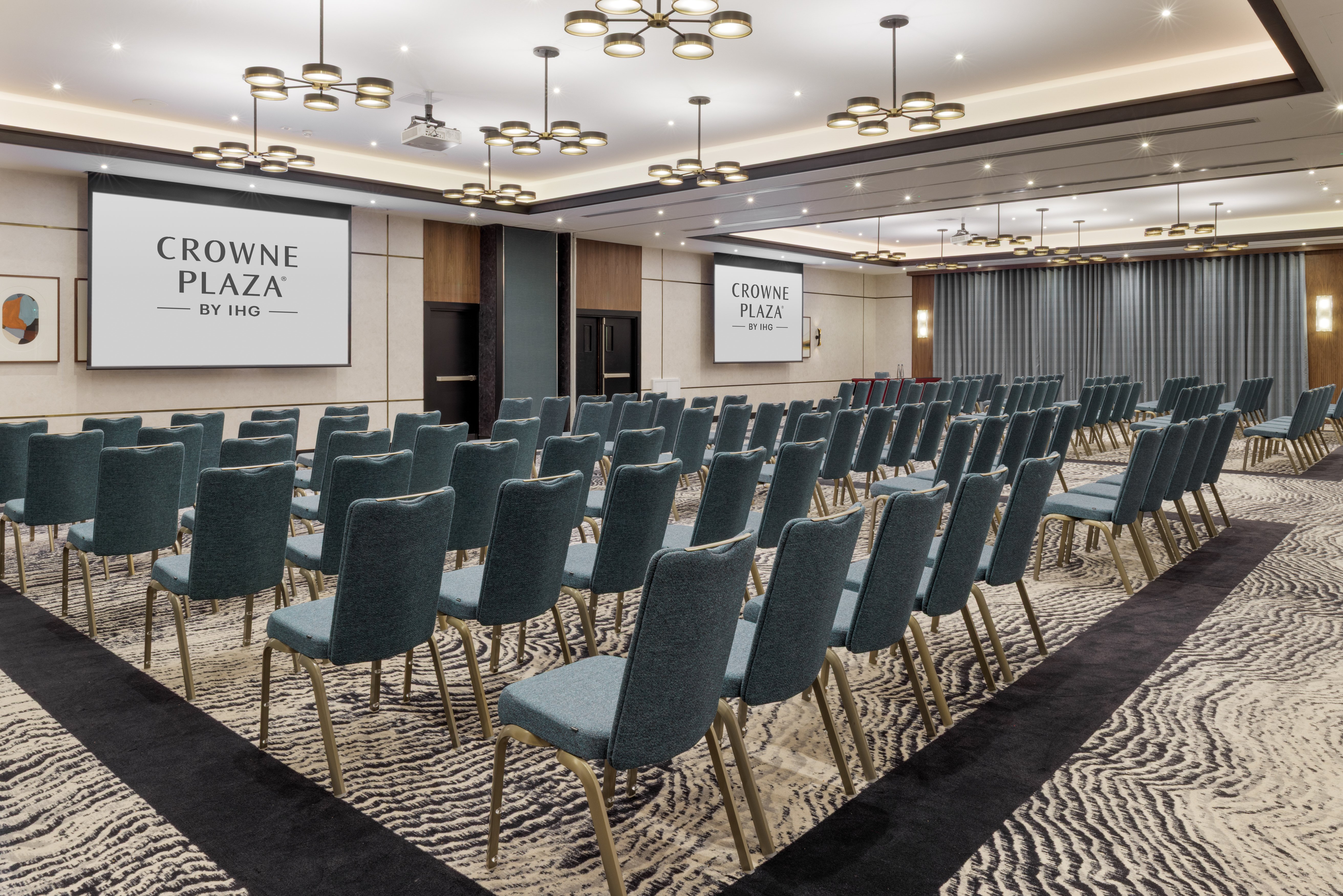Crowne Plaza London Gatwick Airport 70/83