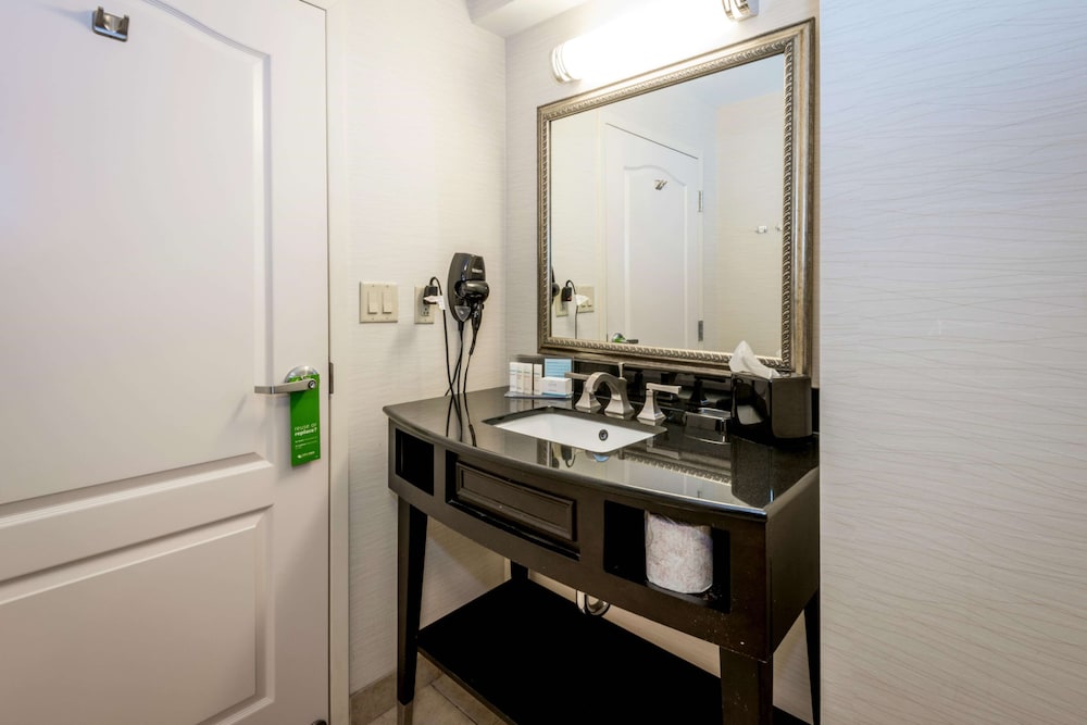 Hampton Inn Suites Montgomery 19/70
