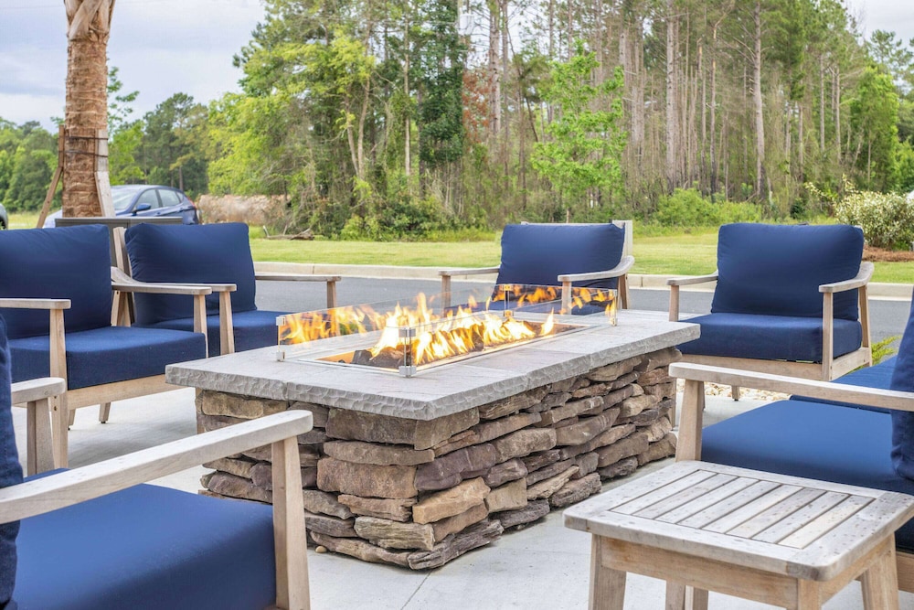 La Quinta Inn and Suites by Wyndham Valdosta 22/35
