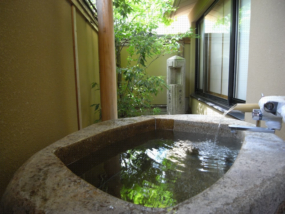 Kawakamiya Kasuitei 26/62