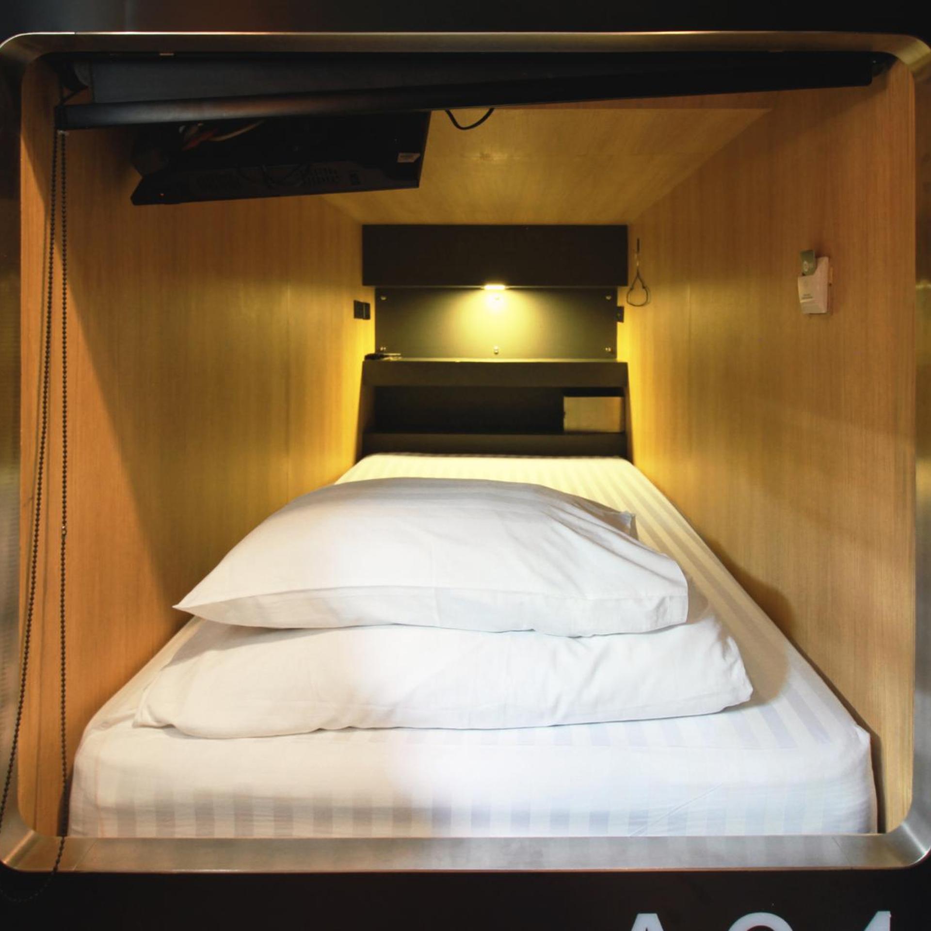 Private Capsule, Male Dorm