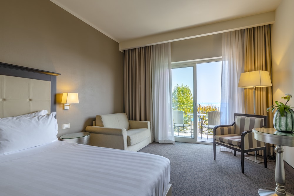 Villa Rosa Hotel 14/65