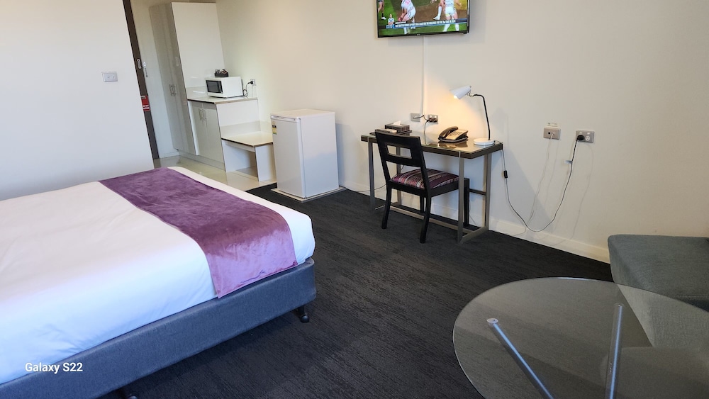 Inner, Queen Bed