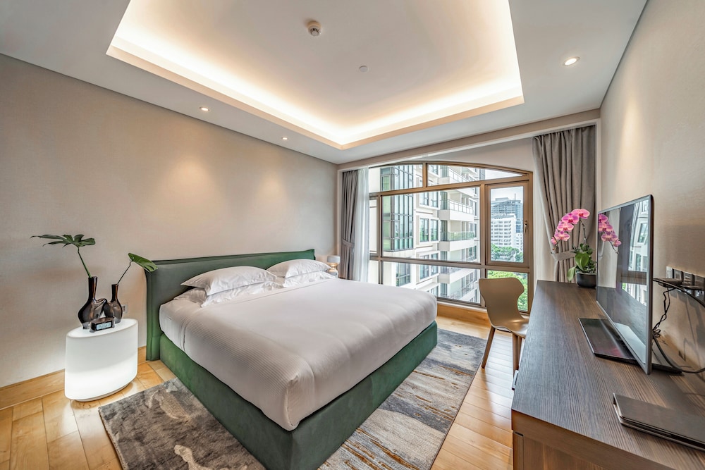 PREMIER, SUITE, KING BED, CITY VIEW