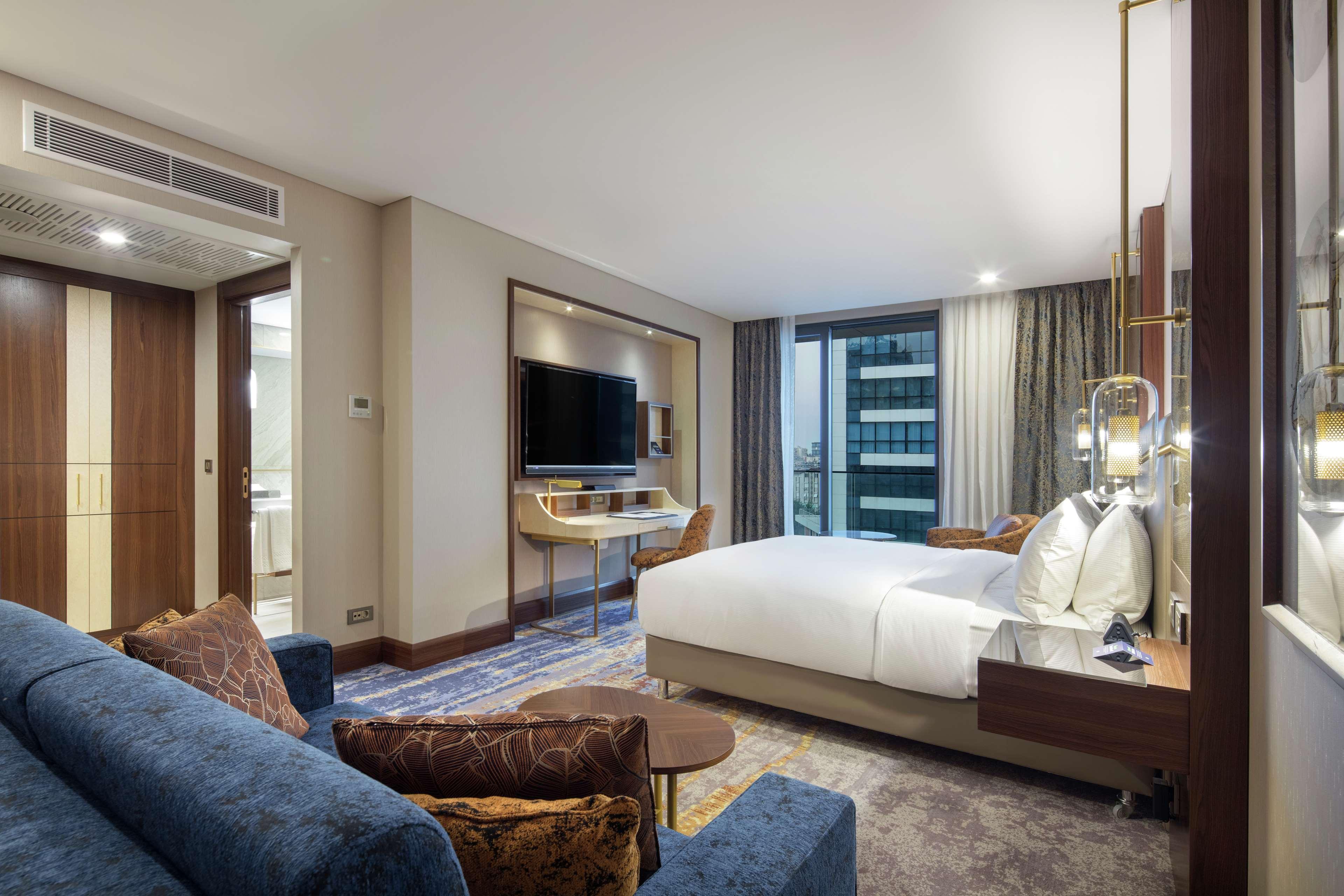 غرفة قياسية بسرير مزدوج، Doubletree By Hilton Antalya City Centre 2/4