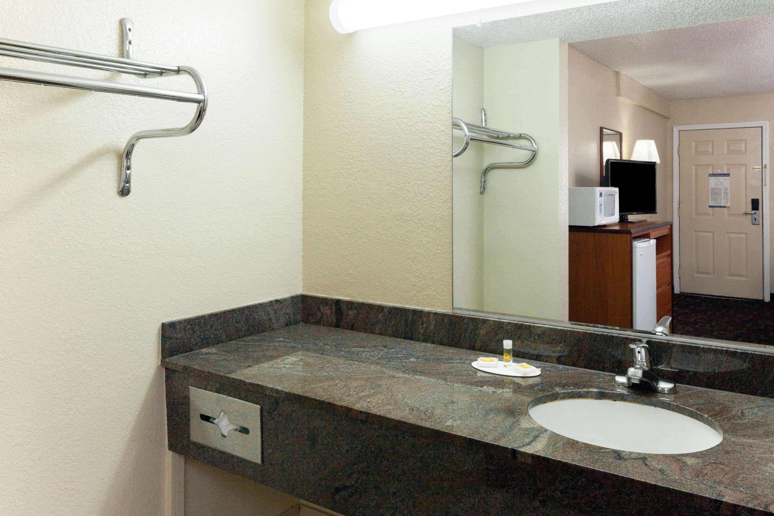 Days Inn Oklahoma City West 14/14