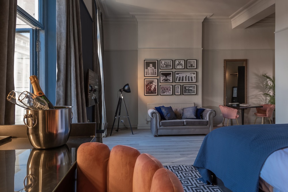 62 Castle Street 24/31