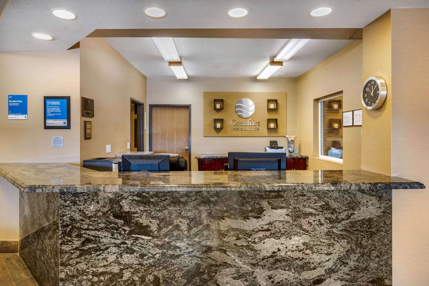 Comfort Inn & Suites Near Temecula Wine Country 3/30